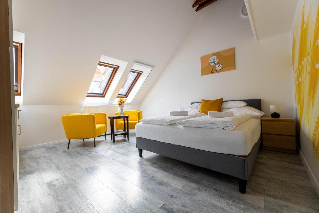 Roomstore Studio Apartments Eger Bagian luar foto